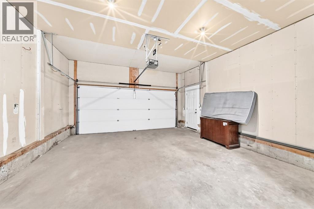 277 Saddlecrest Way NE - 44
