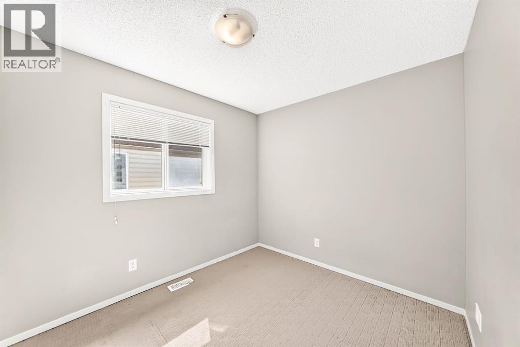 277 Saddlecrest Way NE - 27