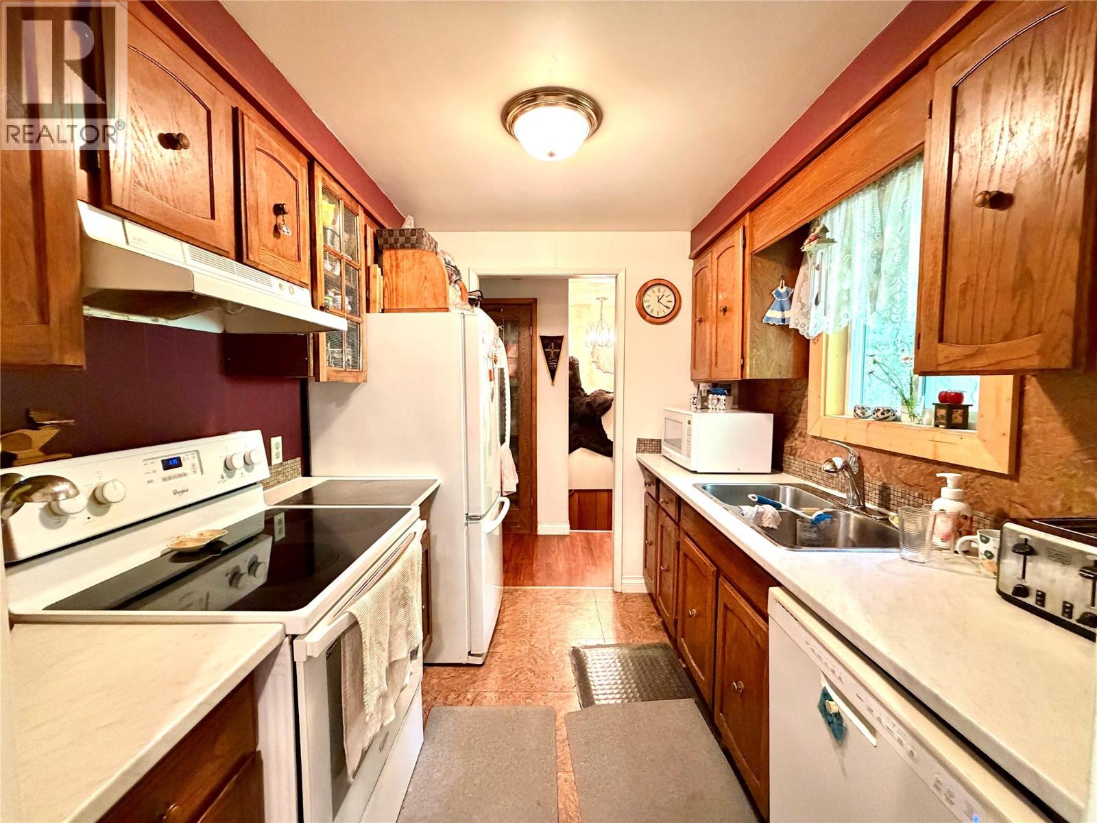2186 Crestview Crescent - 10