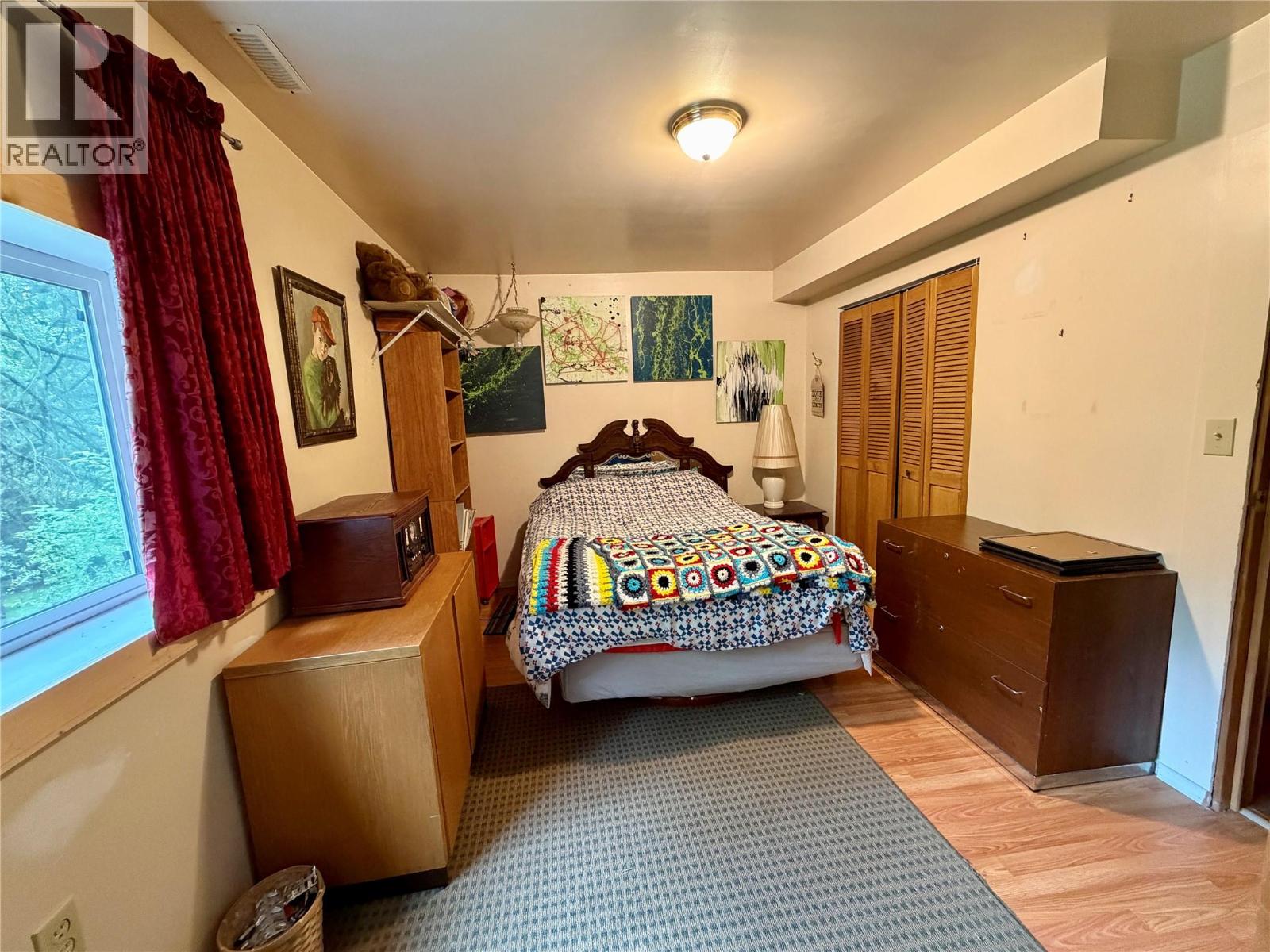 2186 Crestview Crescent - 34
