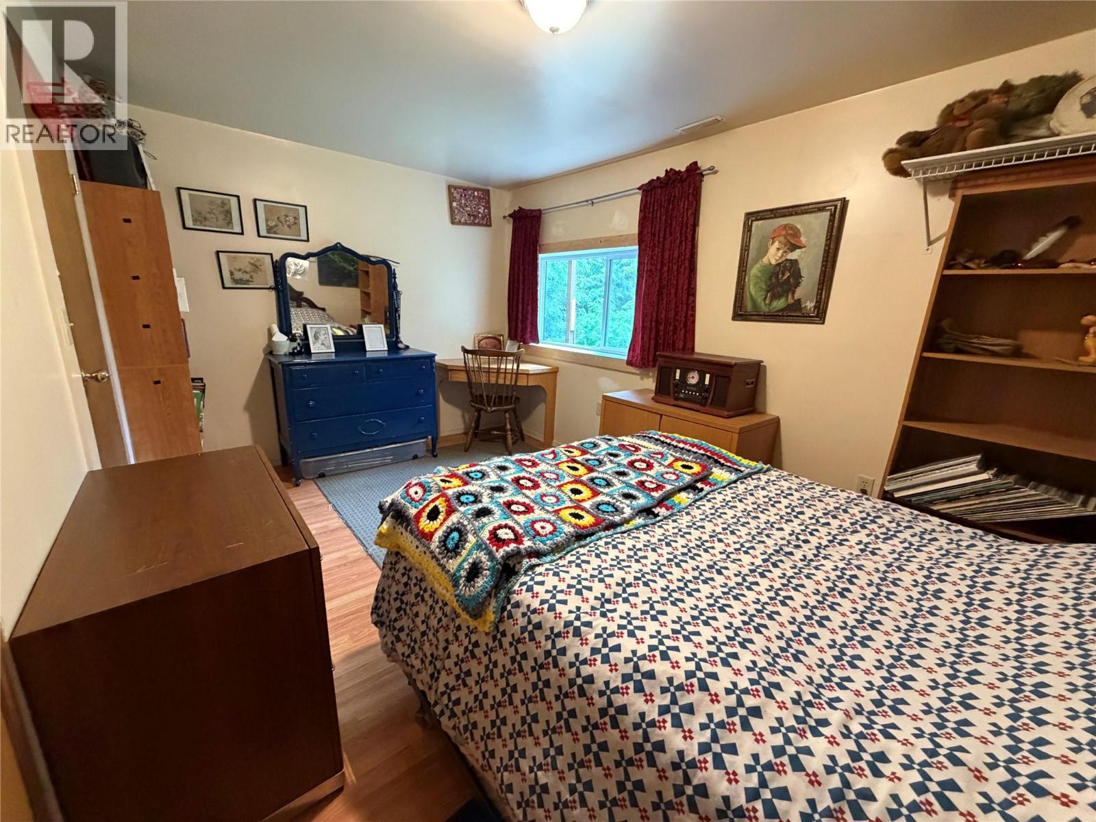 2186 Crestview Crescent - 36