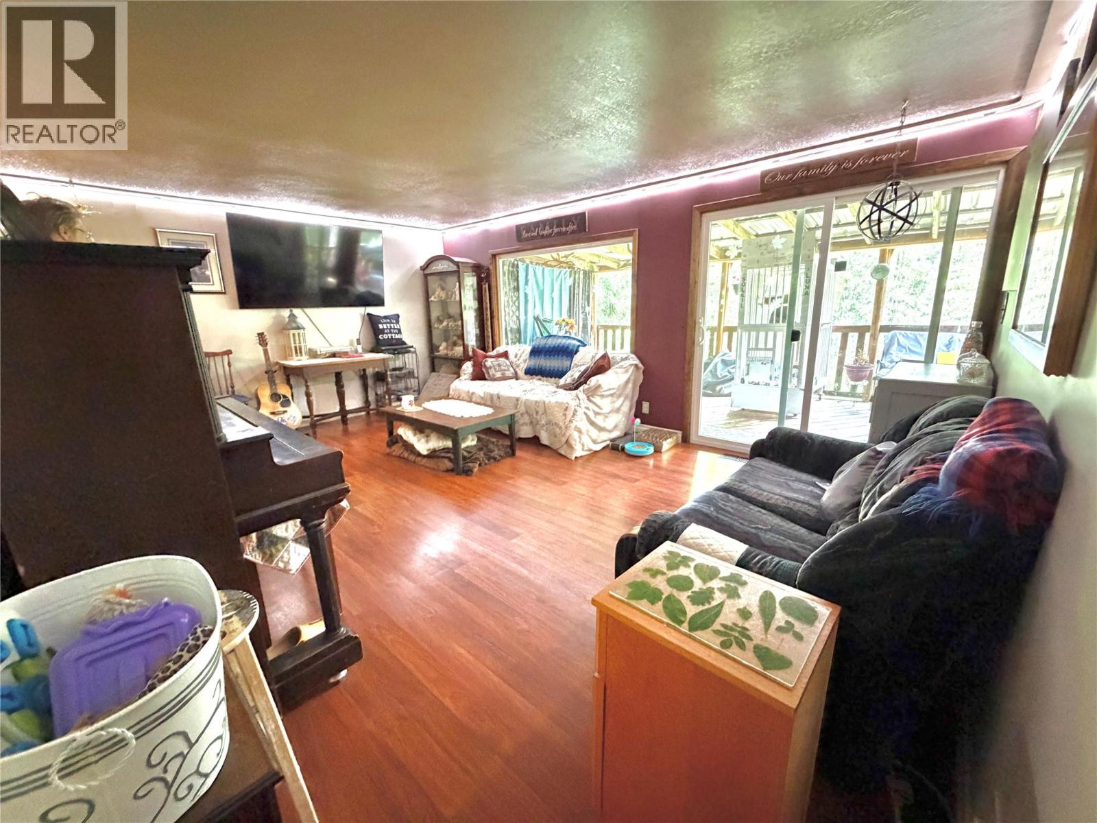 2186 Crestview Crescent - 11