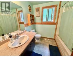 2186 Crestview Crescent, Castlegar, BC V1N3B3 Photo 19