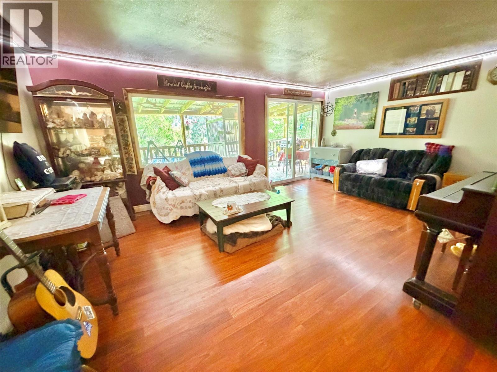2186 Crestview Crescent - 13