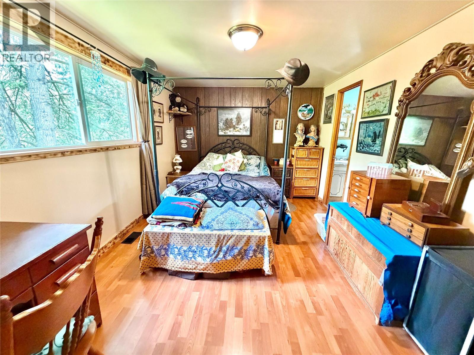 2186 Crestview Crescent - 22
