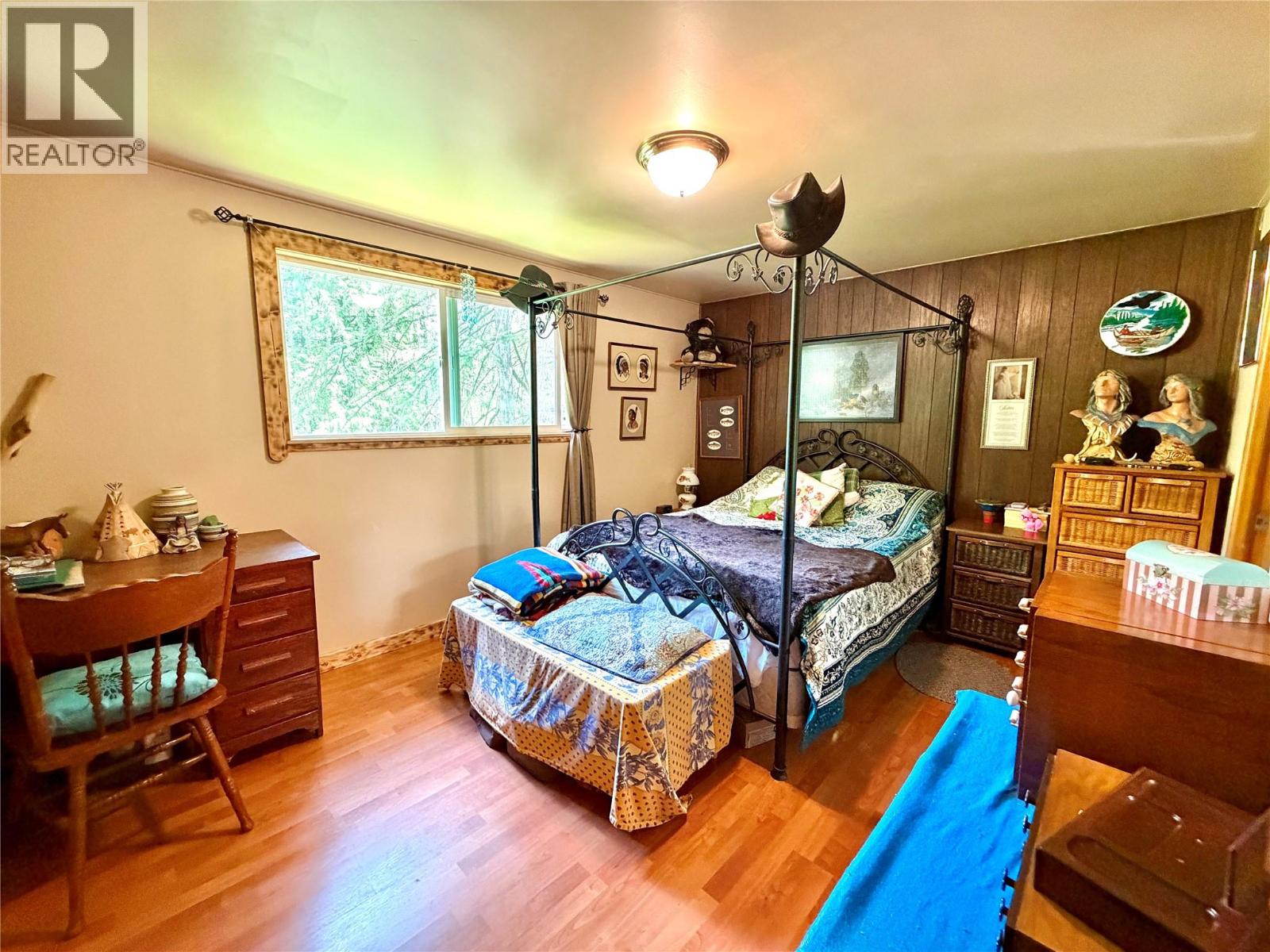 2186 Crestview Crescent - 24