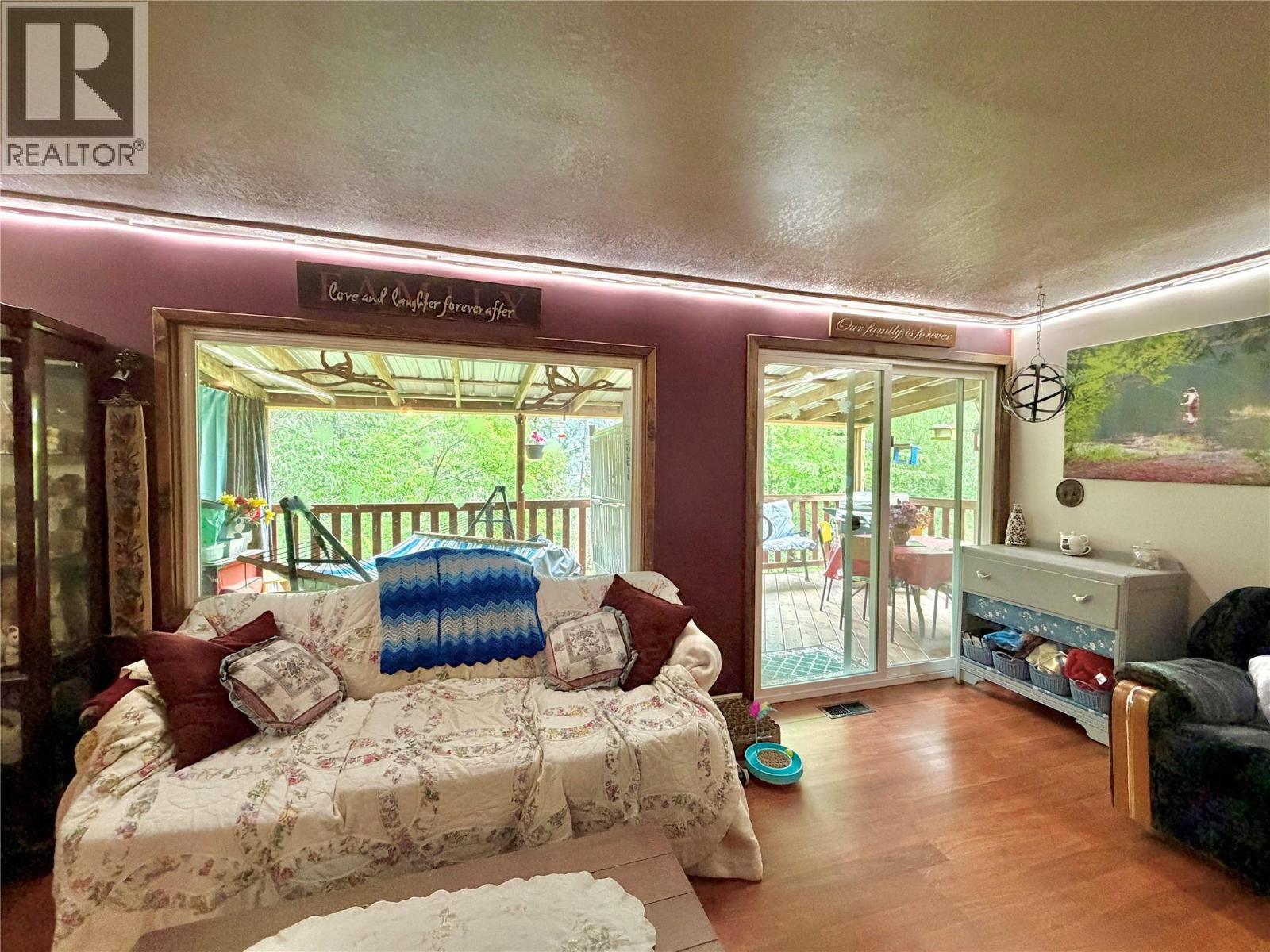 2186 Crestview Crescent - 44