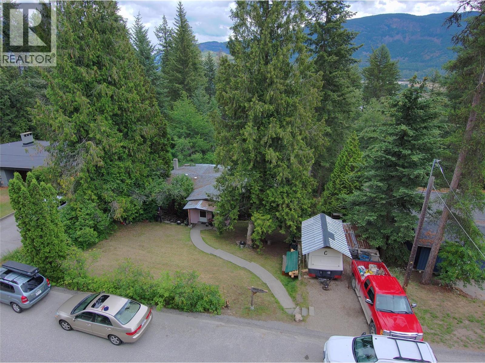 2186 Crestview Crescent - 2
