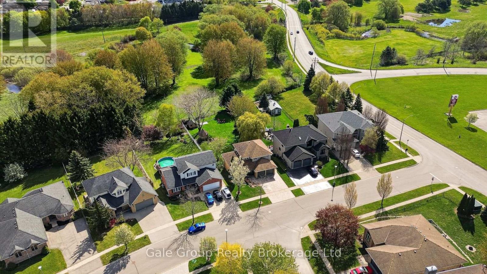89 LINDSAY ROAD - 2