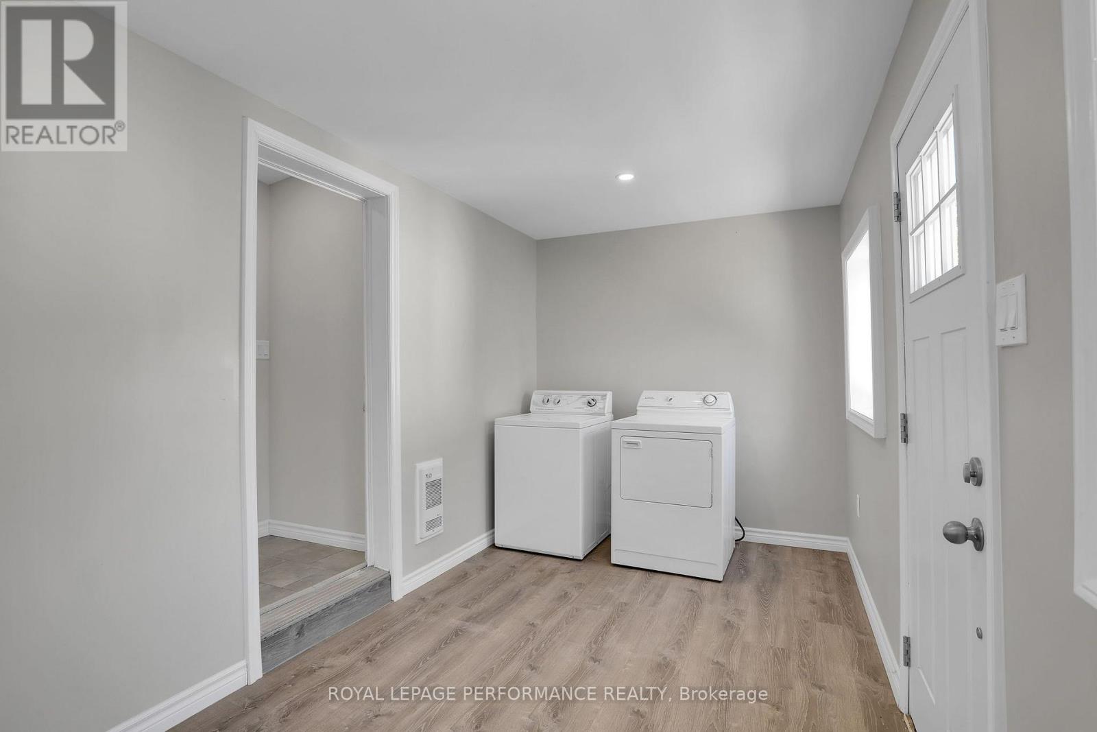 1482 LAPERRIERE AVENUE - 10