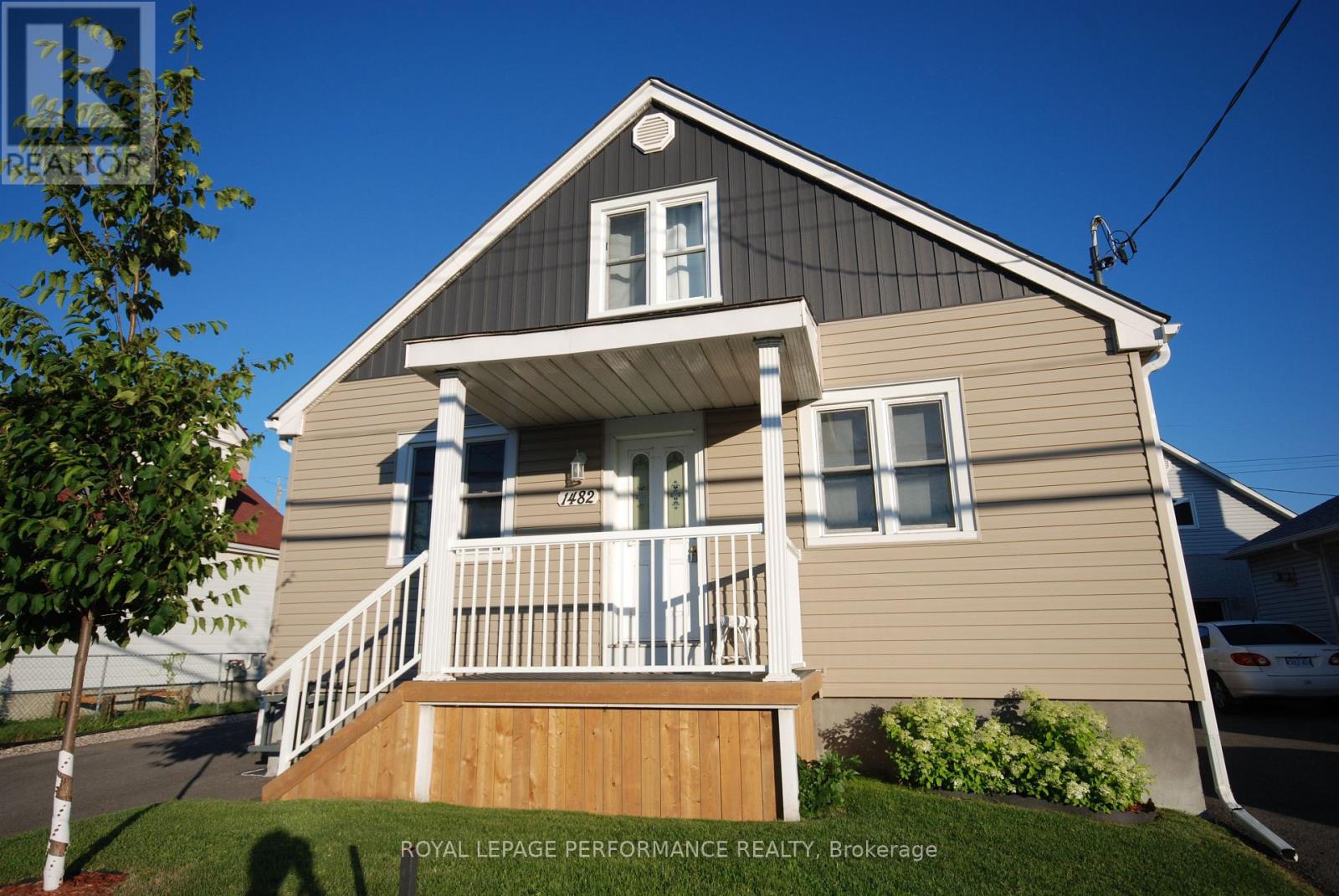 1482 LAPERRIERE AVENUE - 2