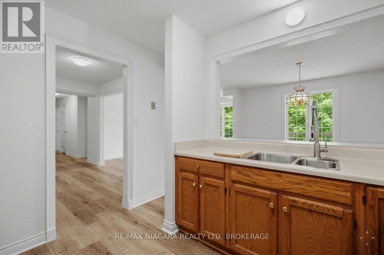 #202 250 LINWELL ROAD - 13