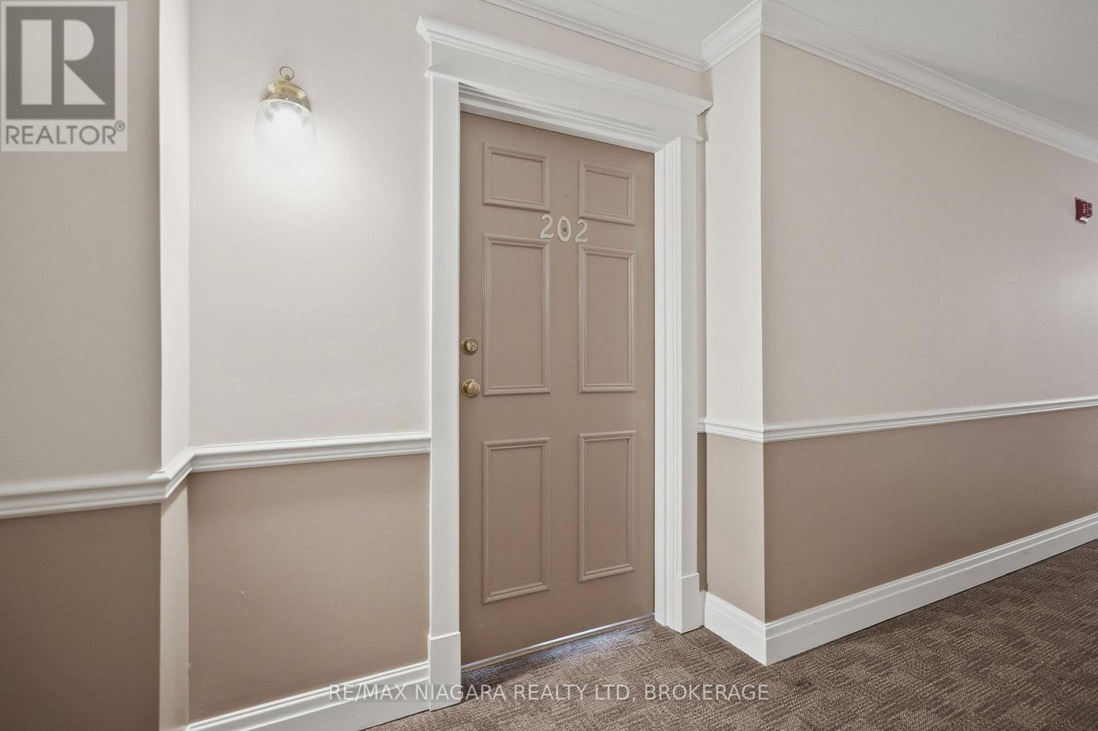 #202 250 LINWELL ROAD - 5