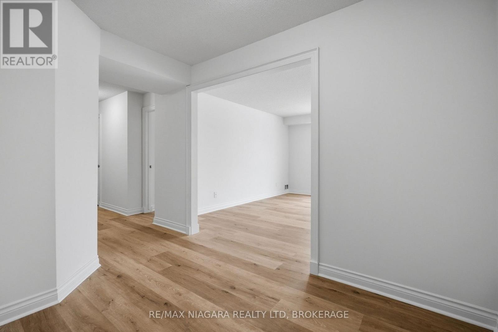 #202 250 LINWELL ROAD - 7