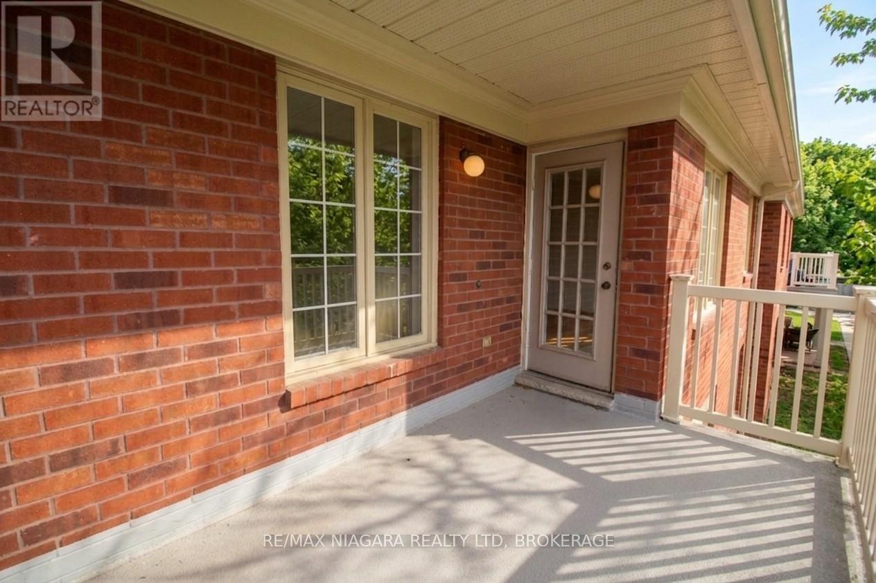 #202 250 LINWELL ROAD - 9