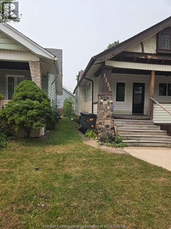 1135 CHURCH - 2