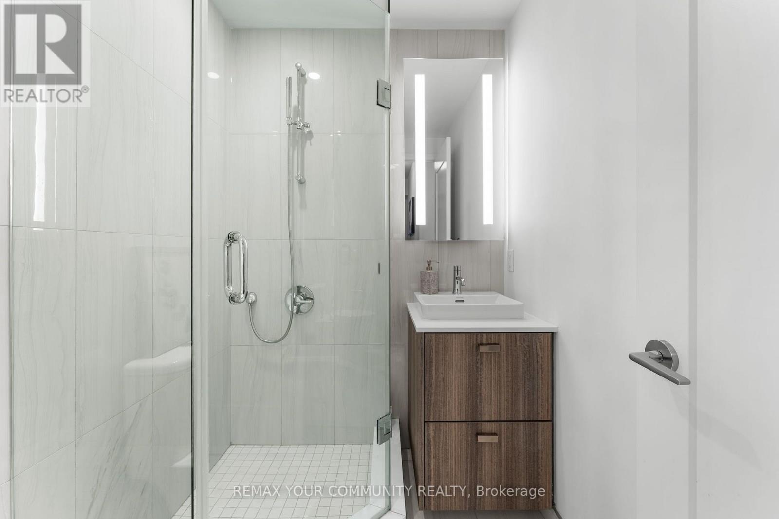 #2015 470 FRONT STREET - 10