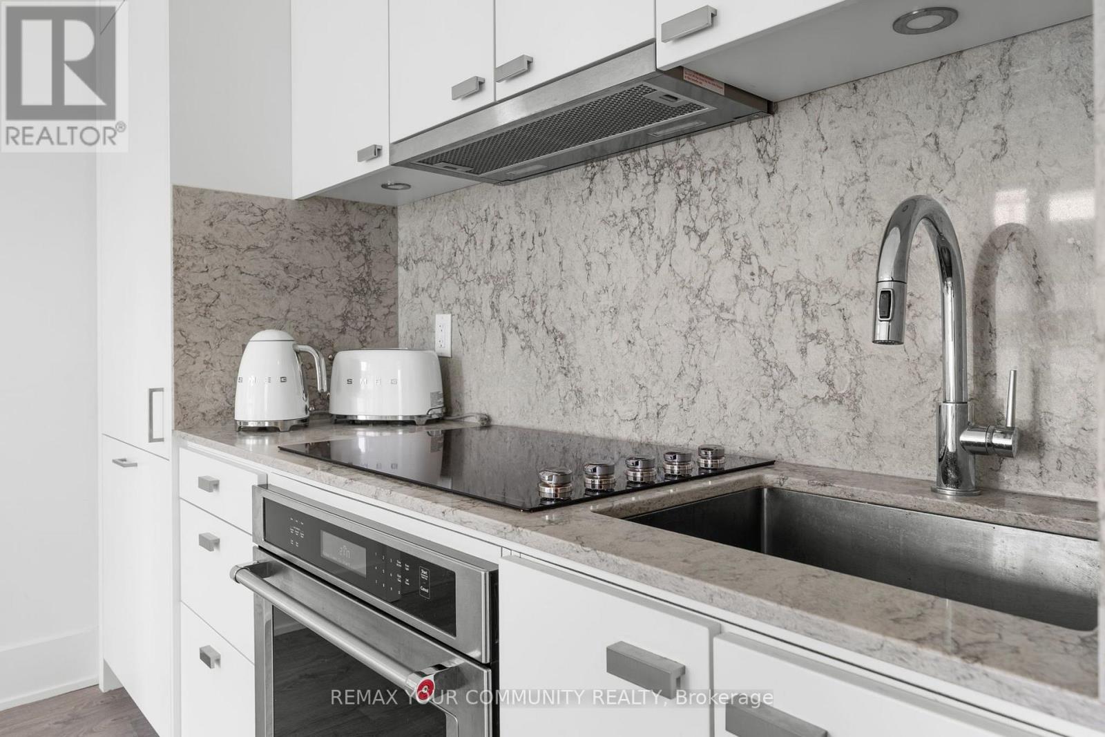 #2015 470 FRONT STREET - Image 8