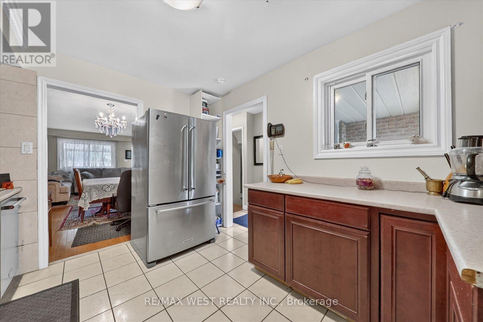 66 BUSHWOOD COURT - 11