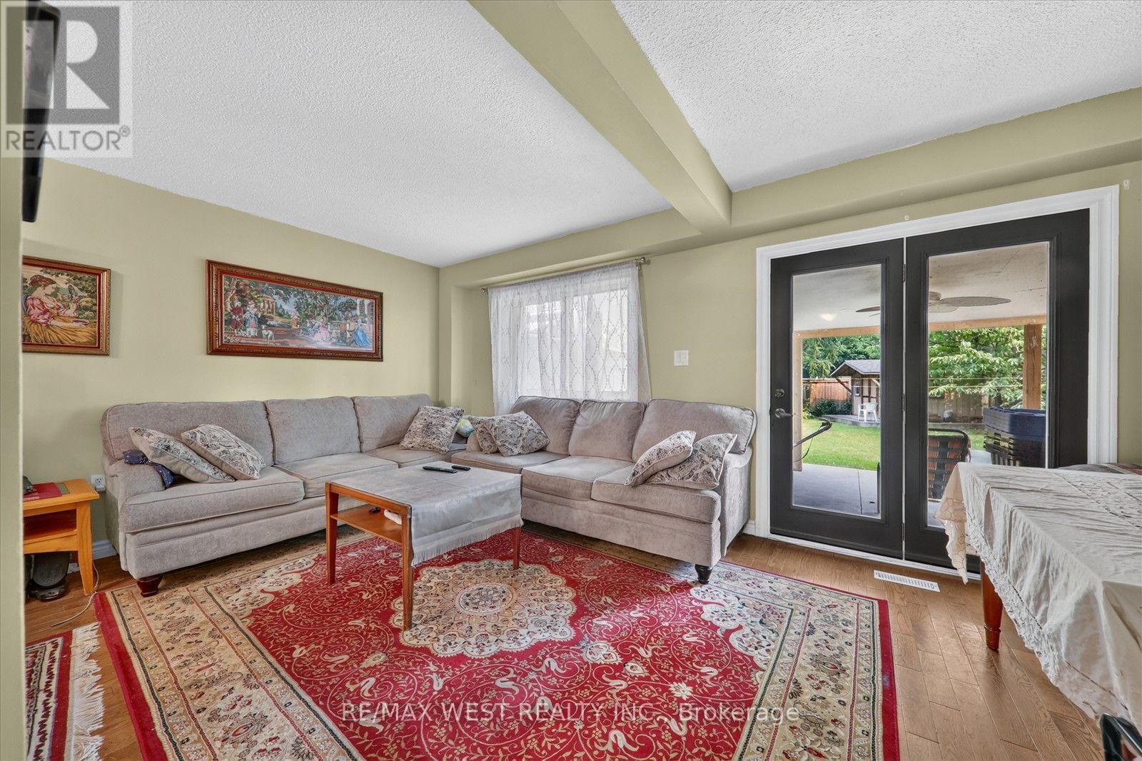 66 BUSHWOOD COURT - 13