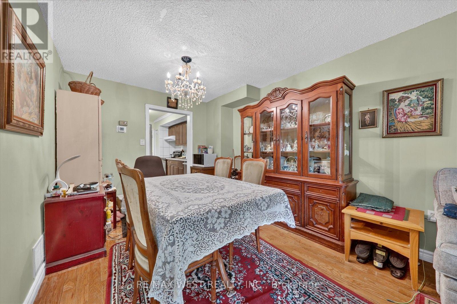 66 BUSHWOOD COURT - 15