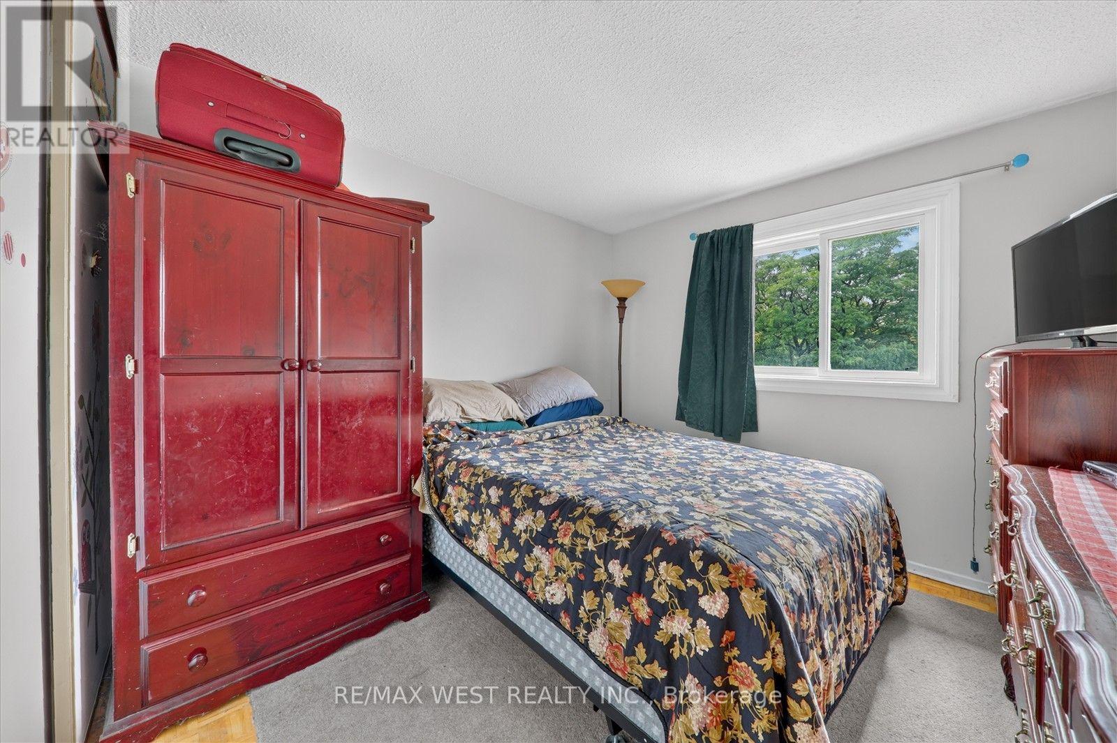 66 BUSHWOOD COURT - 19