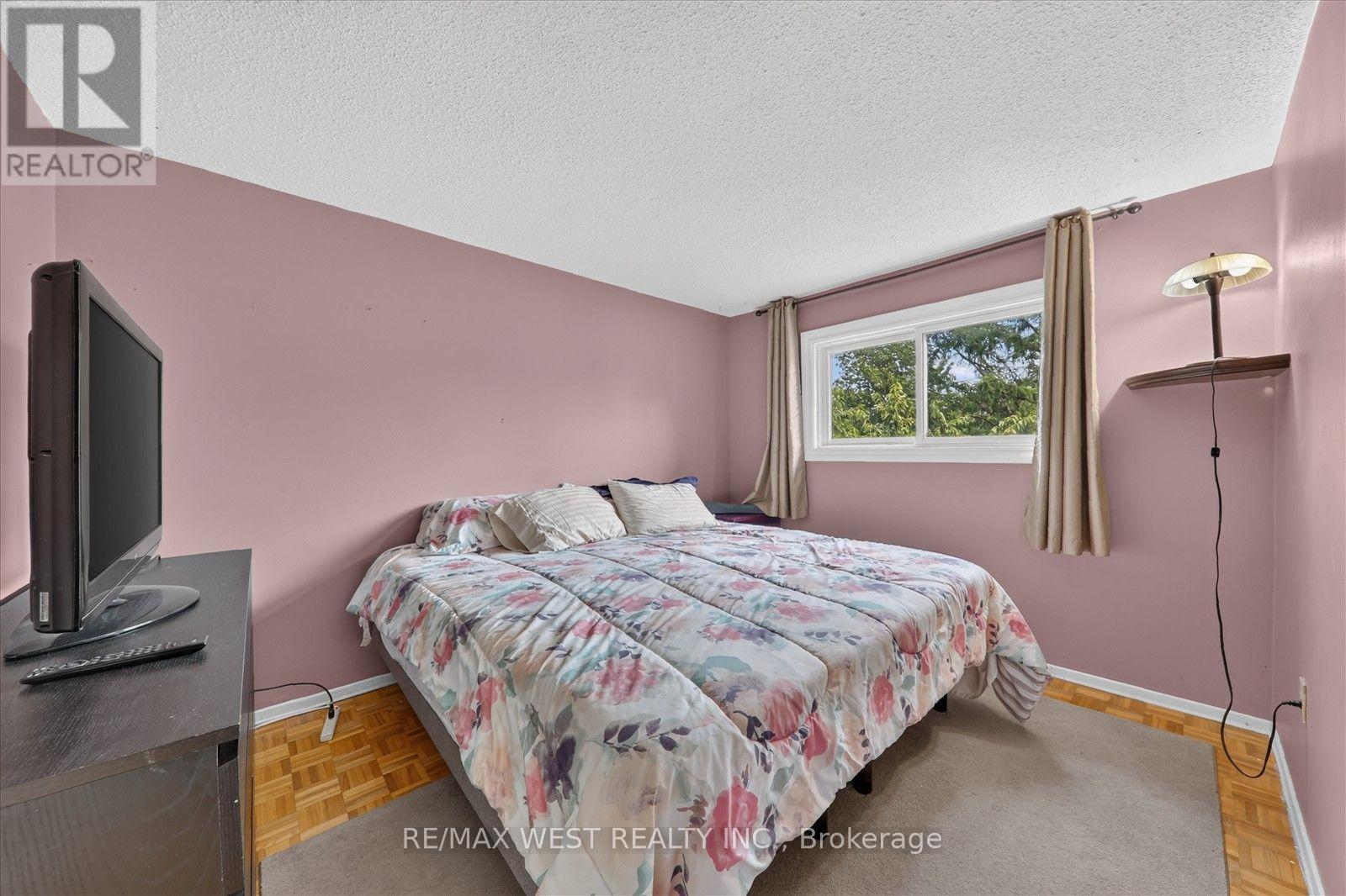 66 BUSHWOOD COURT - 21