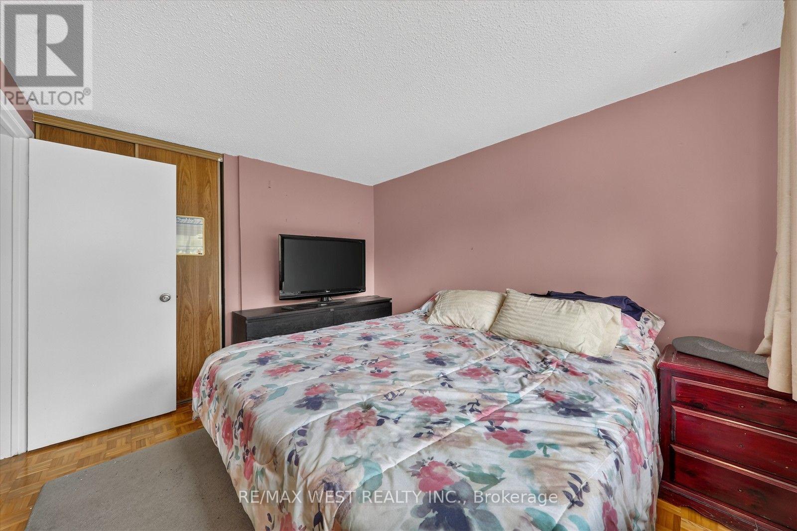 66 BUSHWOOD COURT - 22