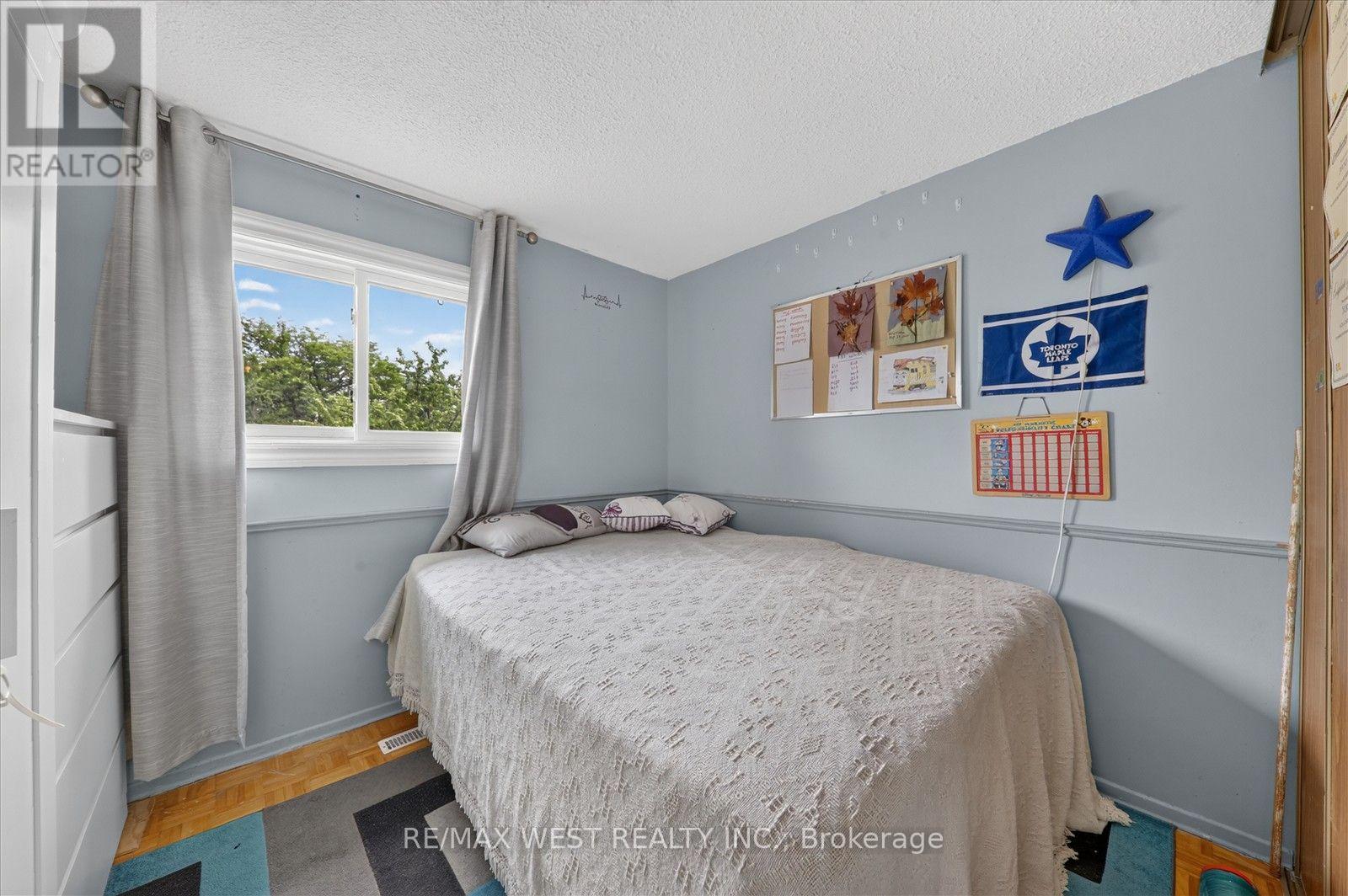 66 BUSHWOOD COURT - 23