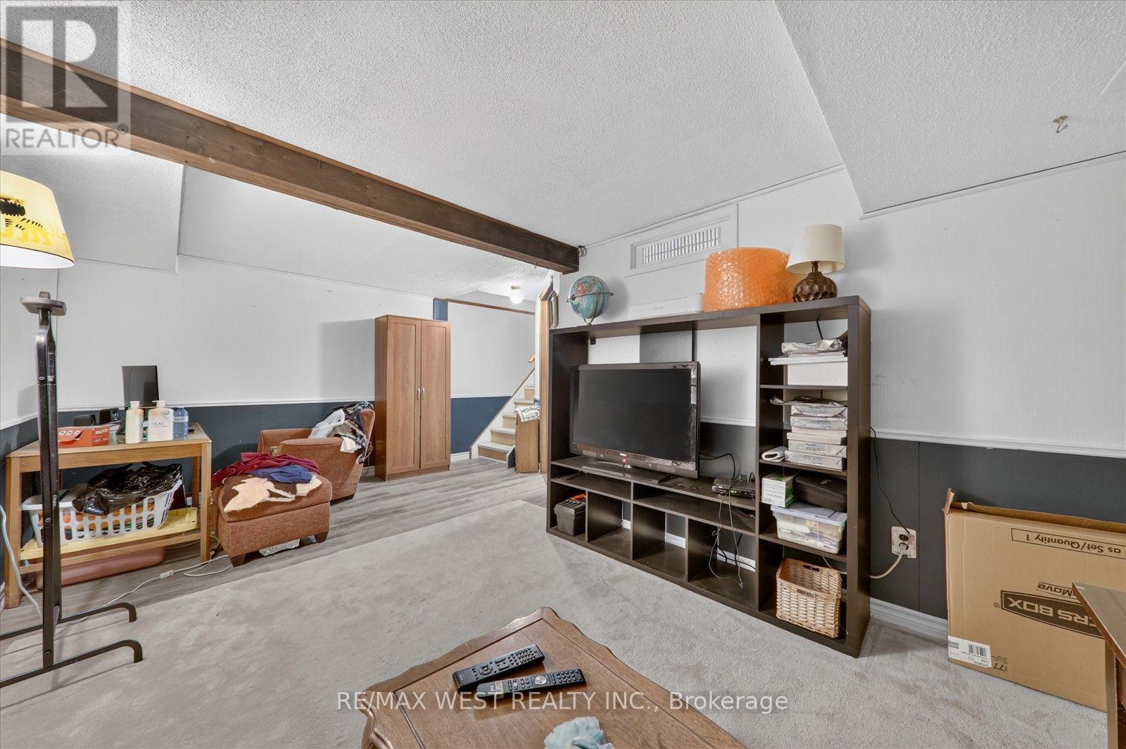 66 BUSHWOOD COURT - 27