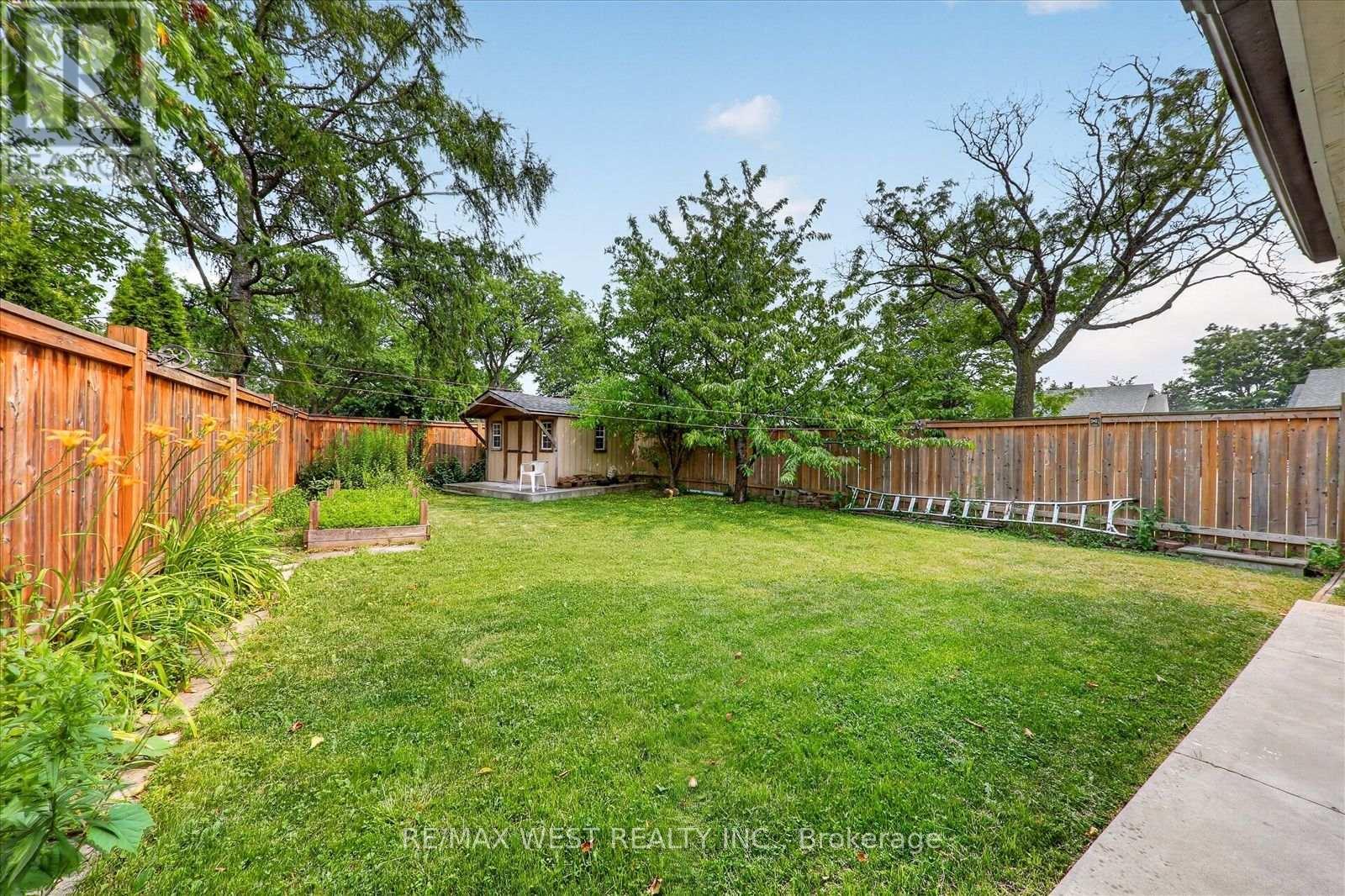 66 BUSHWOOD COURT - 32