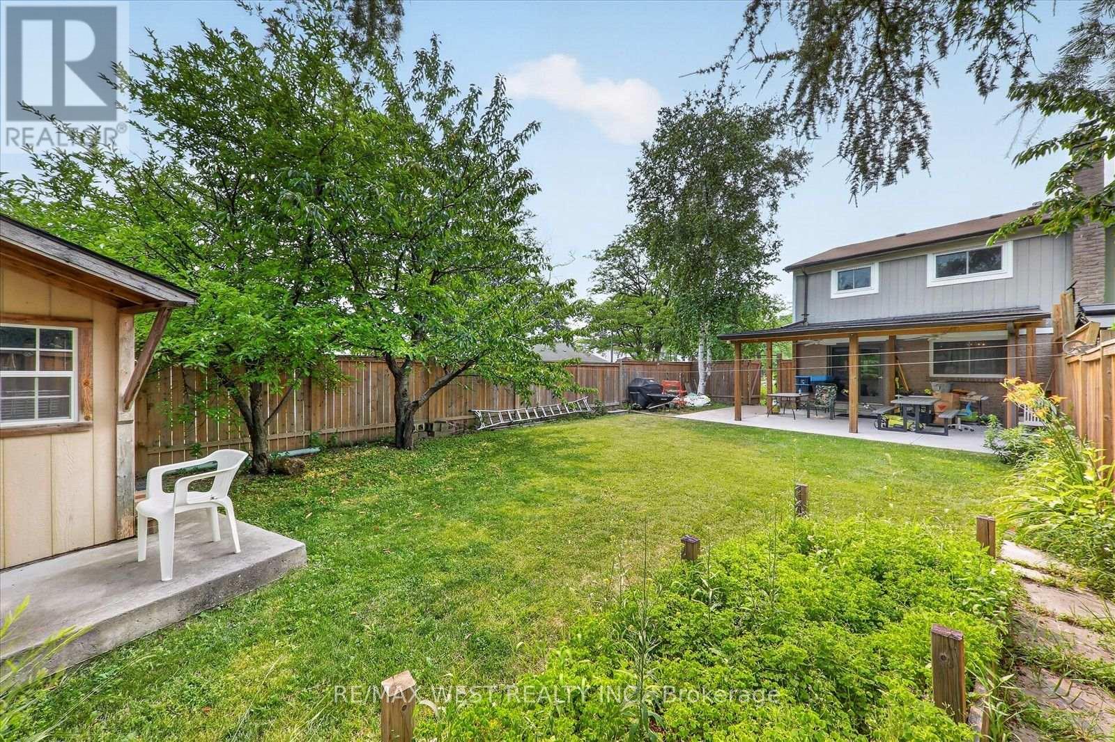 66 BUSHWOOD COURT - 33