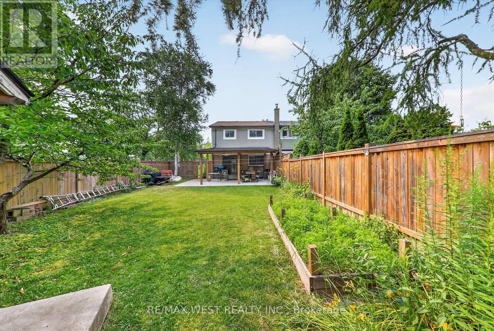66 BUSHWOOD COURT - 34