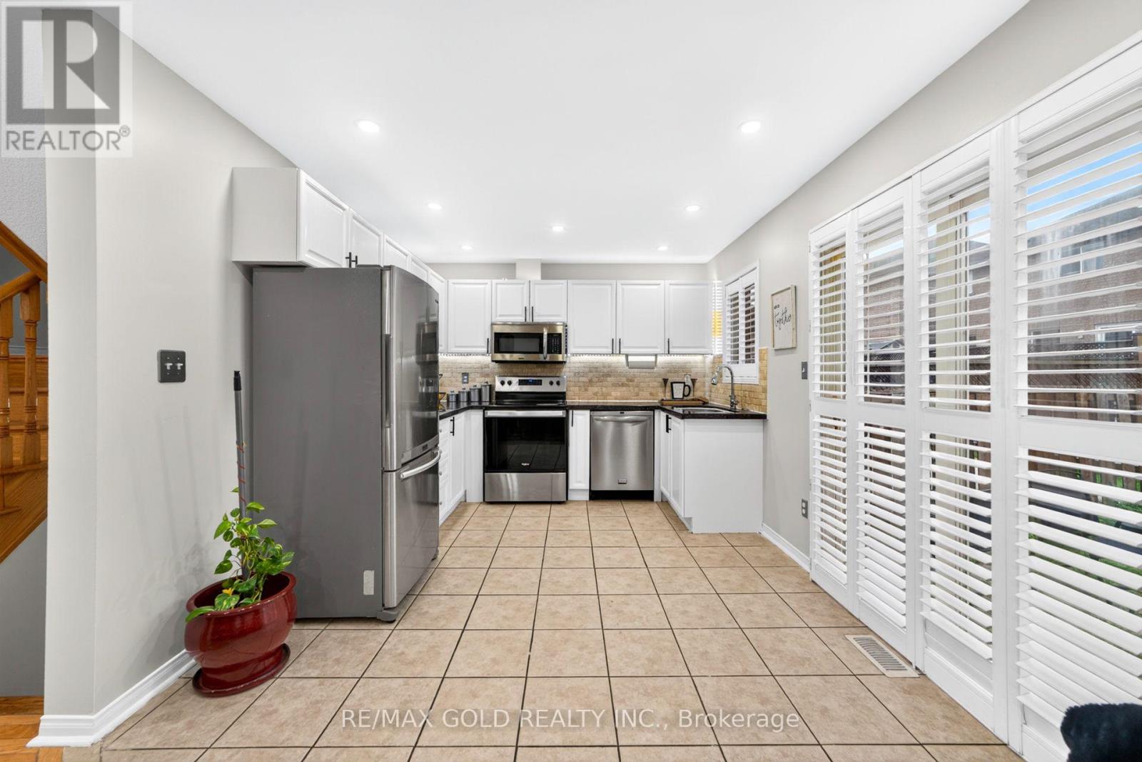 52 JUNCTION CRESCENT - 20
