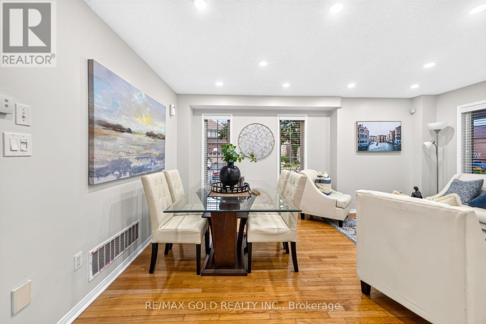 52 JUNCTION CRESCENT - 14