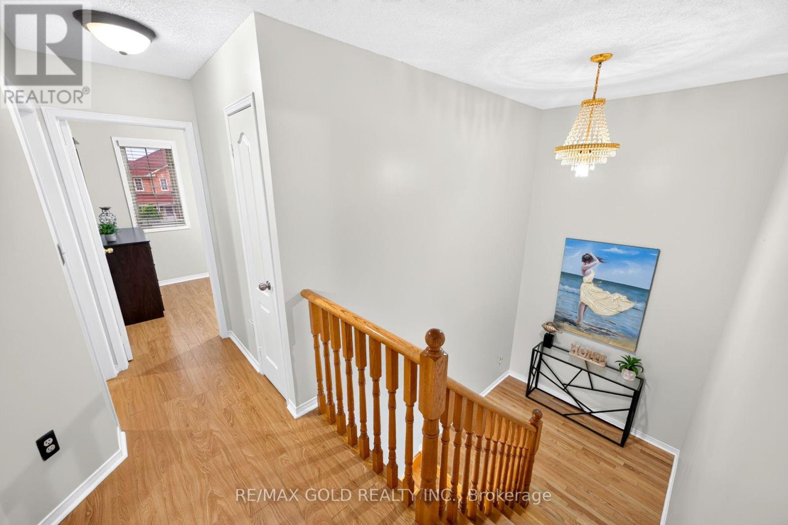 52 JUNCTION CRESCENT - 25