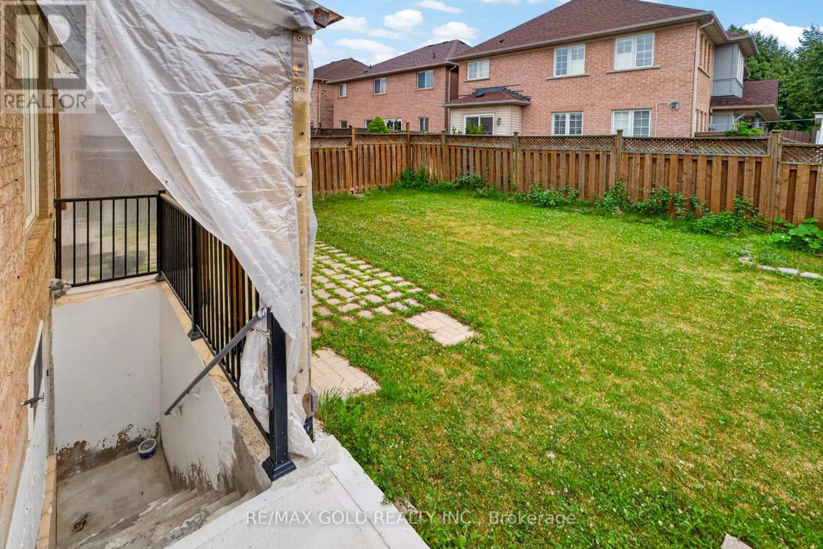 52 JUNCTION CRESCENT - 46