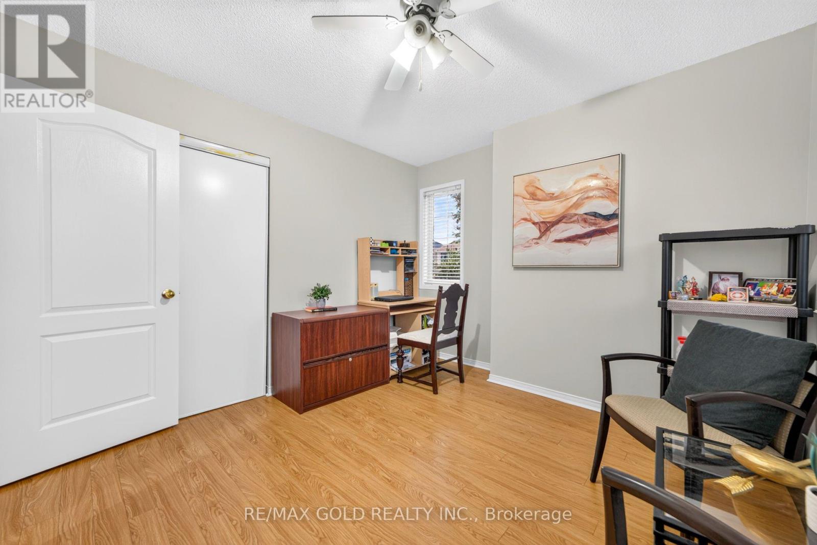 52 JUNCTION CRESCENT - 36