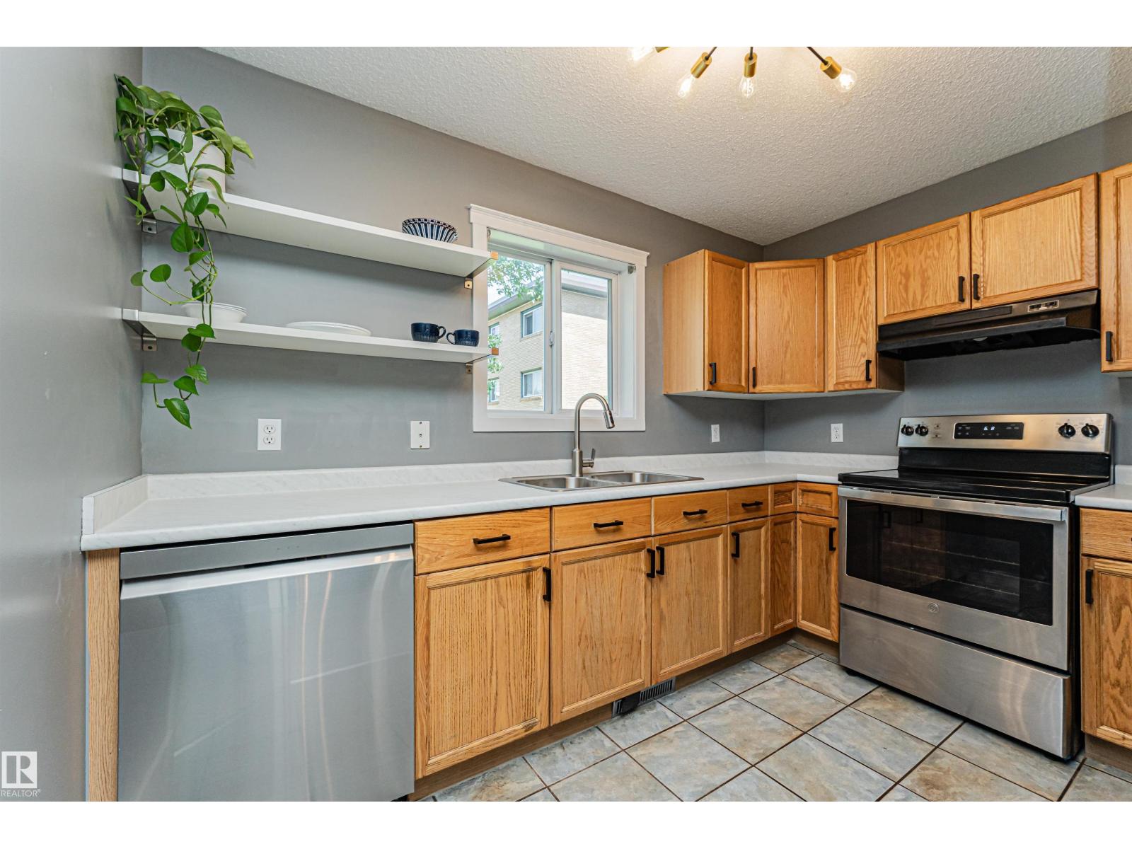#134 10909 106 ST NW - 2