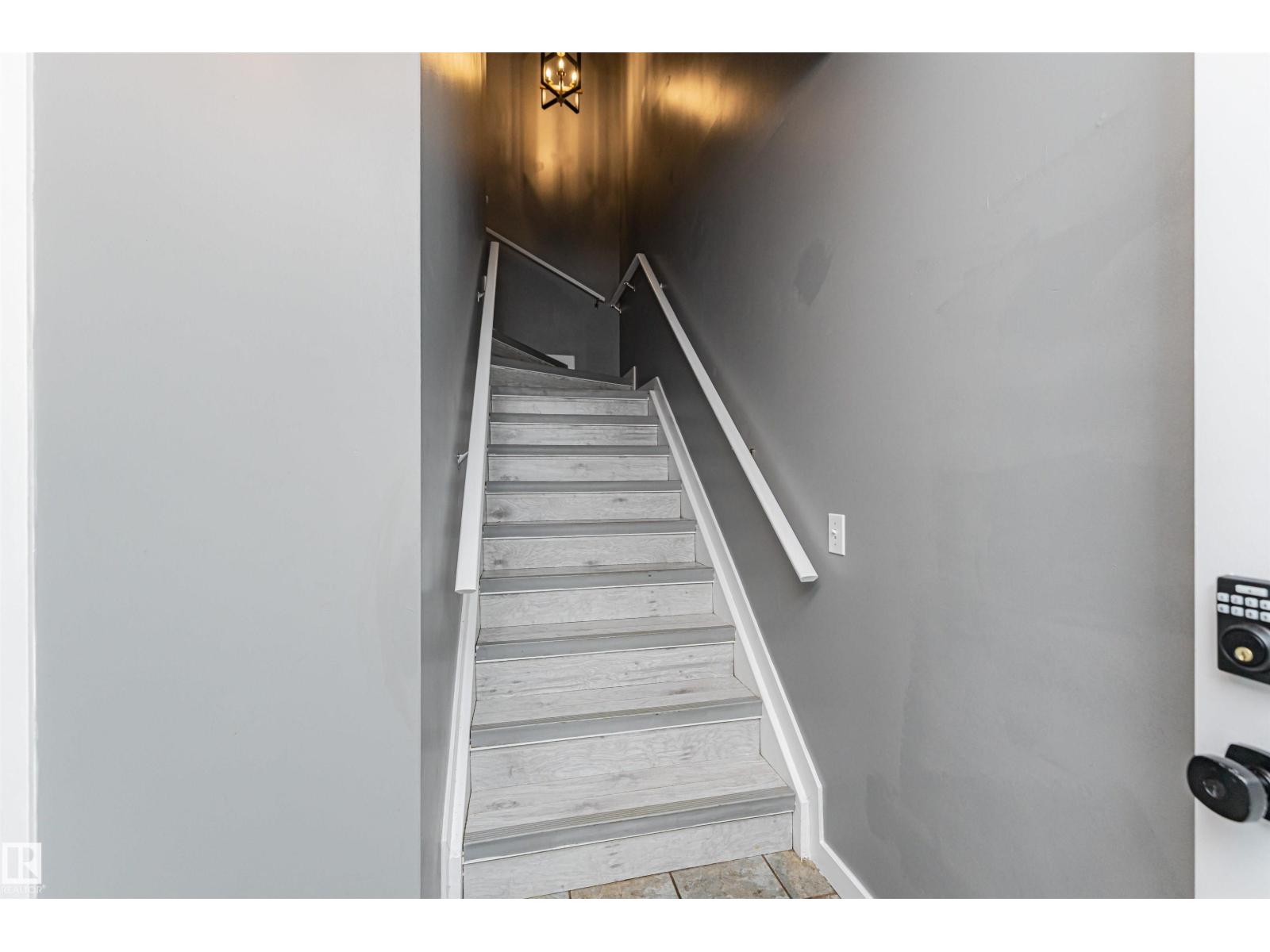 #134 10909 106 ST NW - 28