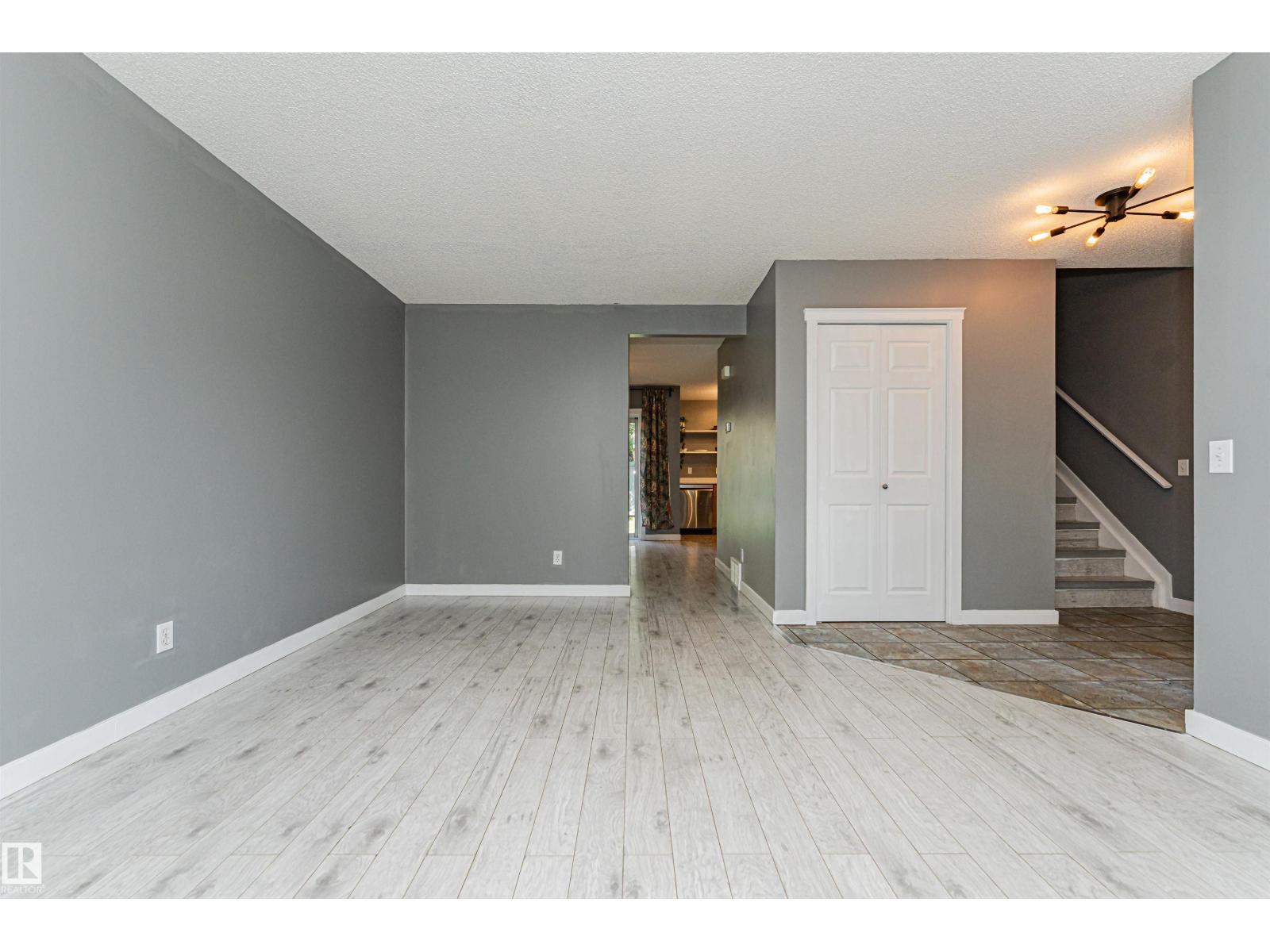 #134 10909 106 ST NW - 14