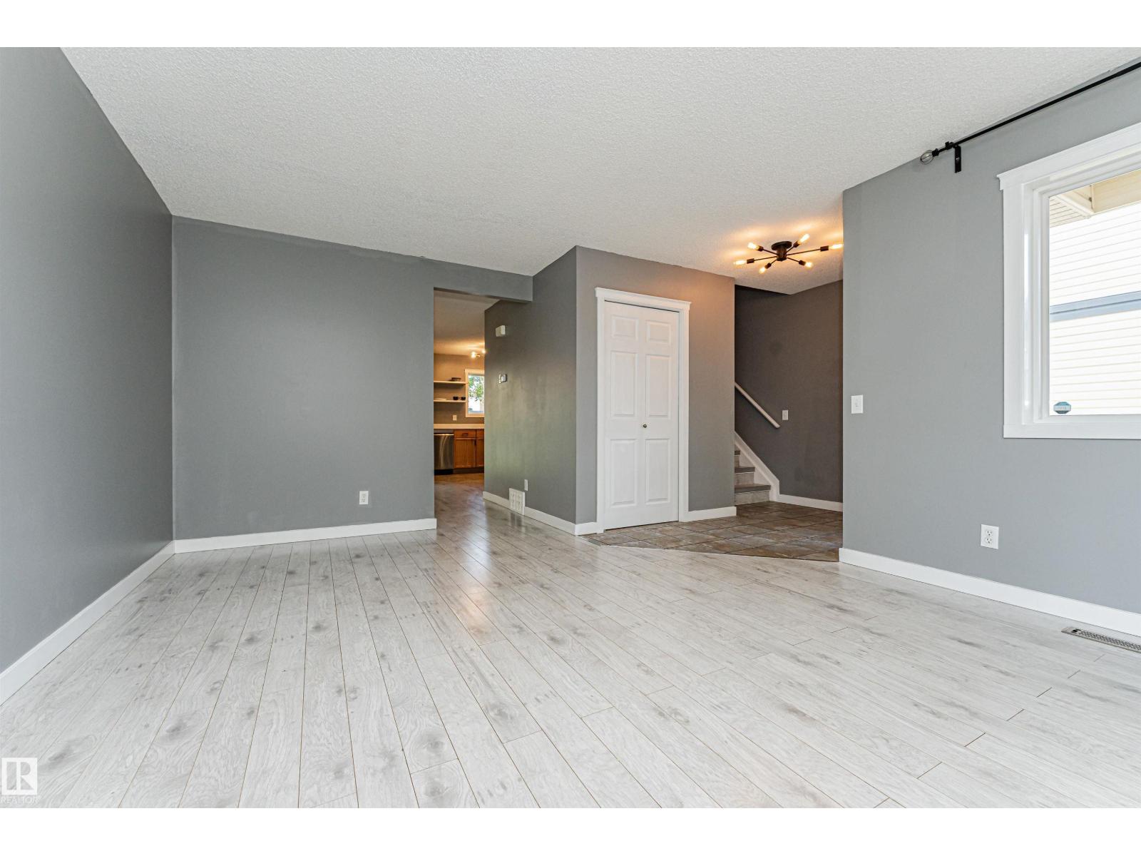 #134 10909 106 ST NW - 15