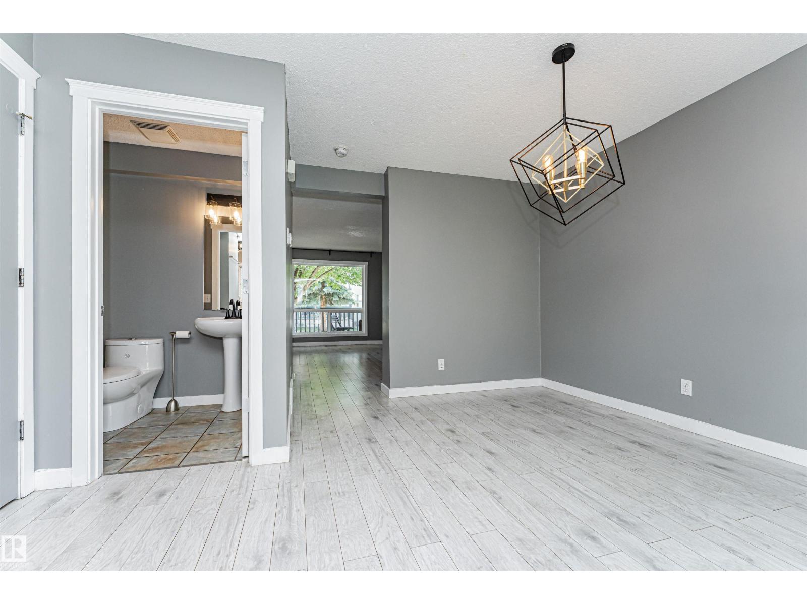 #134 10909 106 ST NW - 22