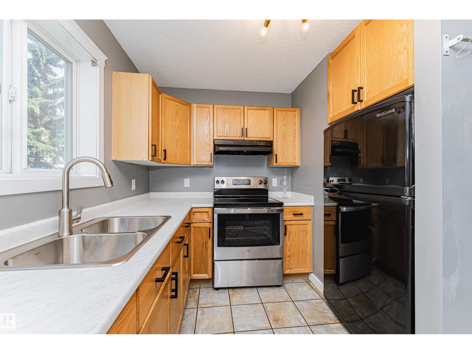 #134 10909 106 ST NW - 24