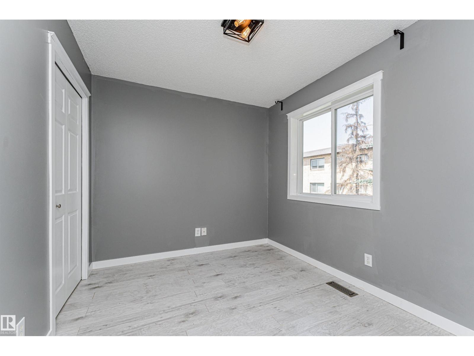 #134 10909 106 ST NW - 40