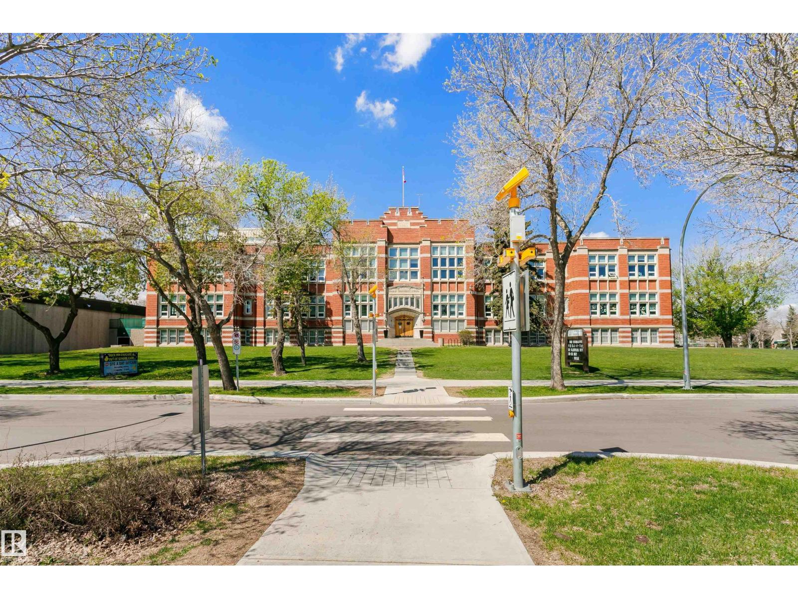 #134 10909 106 ST NW - 61