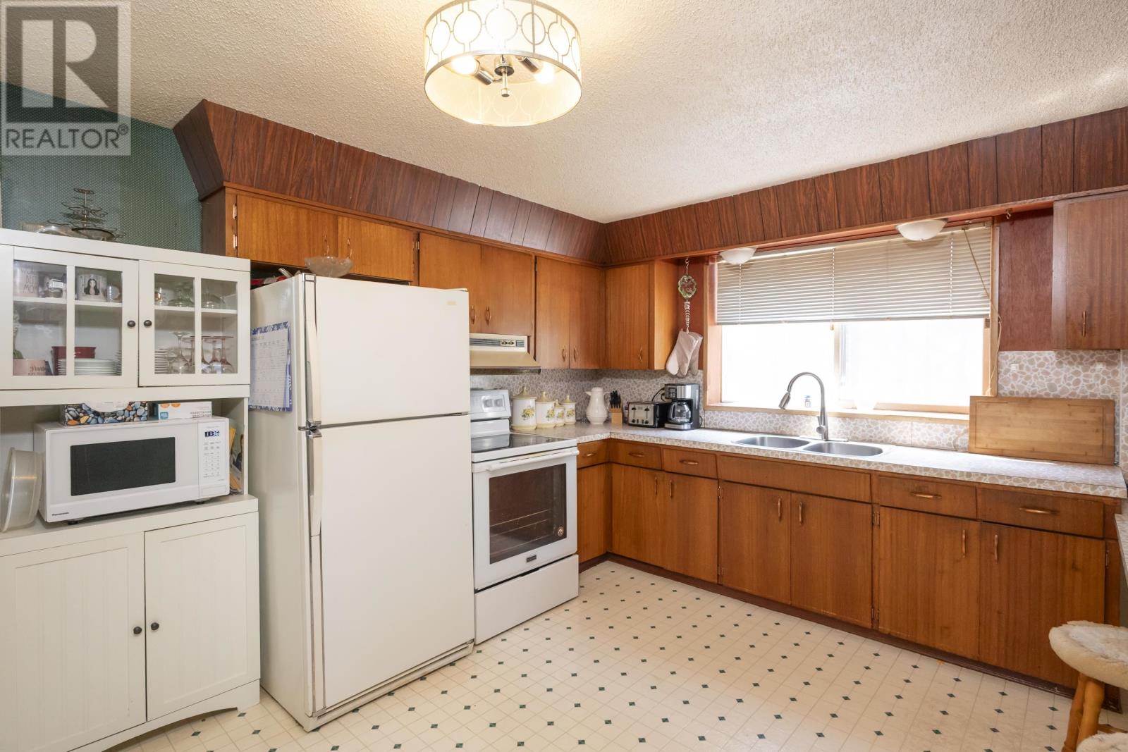 190 Lydia AVE - 10