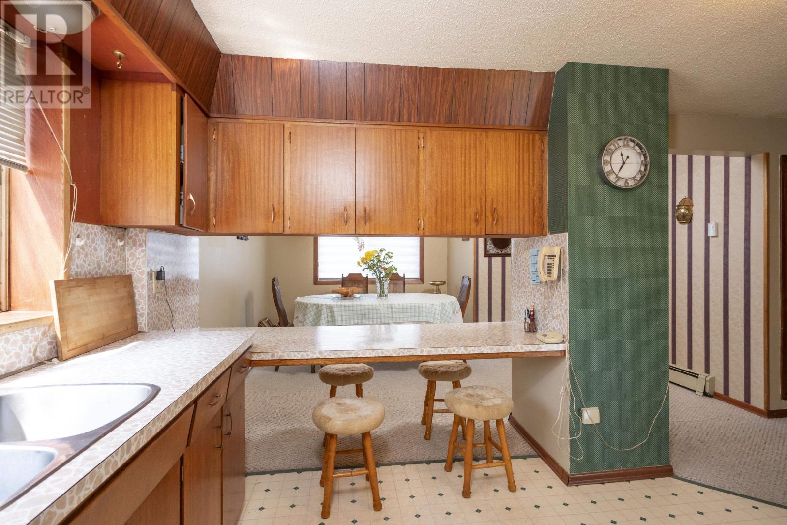 190 Lydia AVE - 11