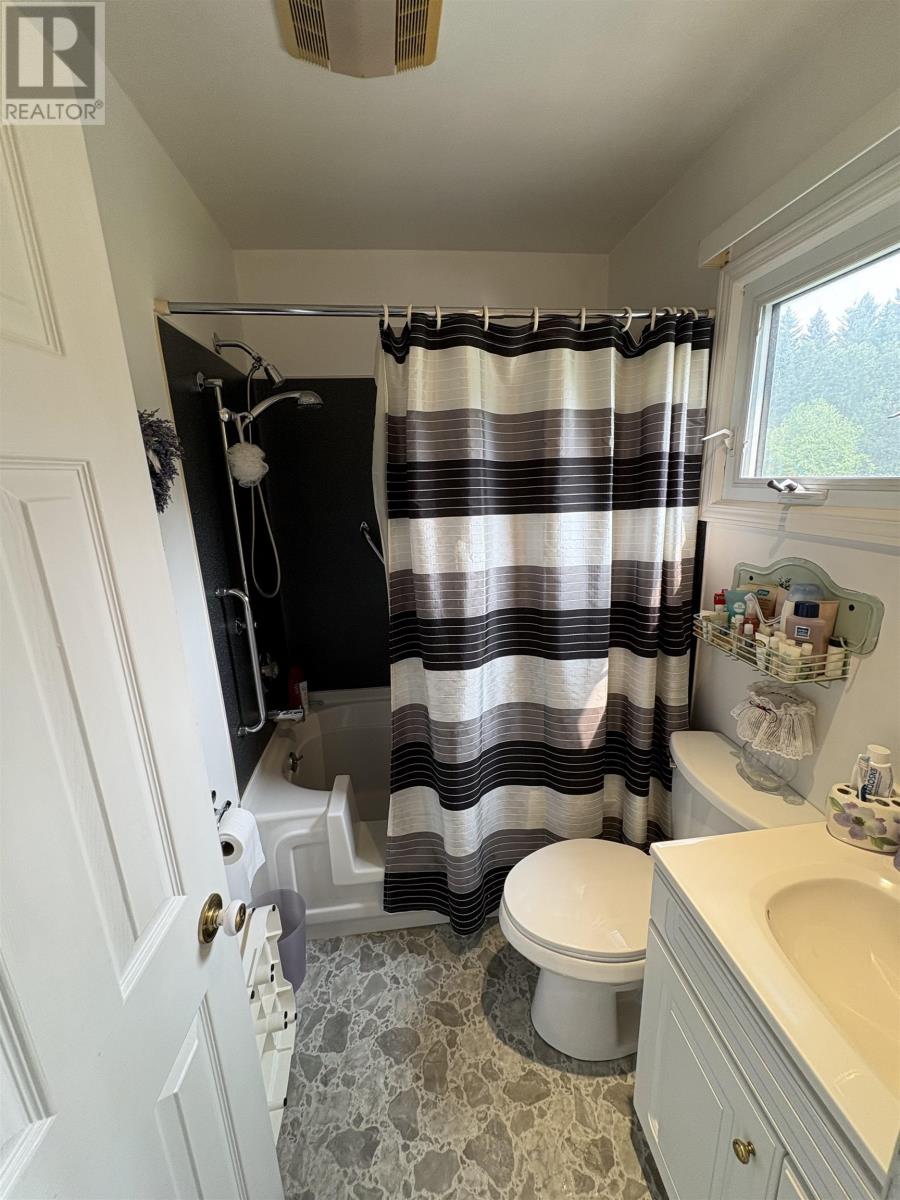 190 Lydia AVE - 24