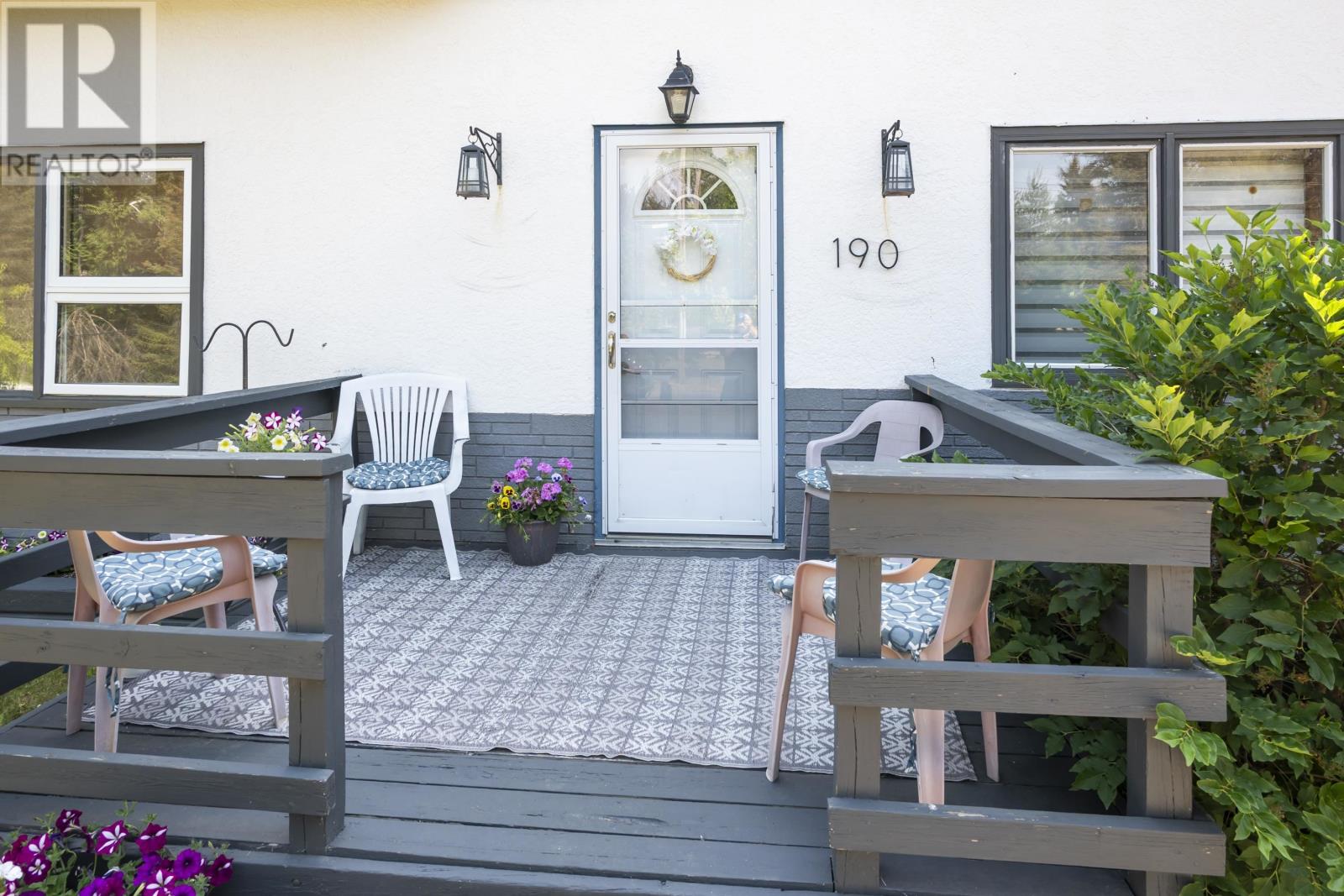 190 Lydia AVE - 2